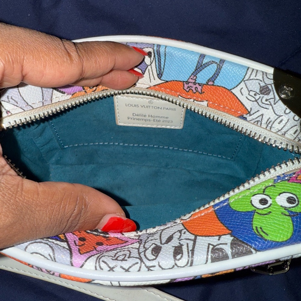 Colorful Cartoon Print Pouch - Picture 4 of 6